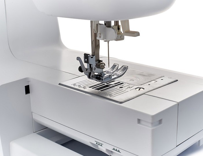Компьютерная швейная машина CHAYKA NEW WAVE 977