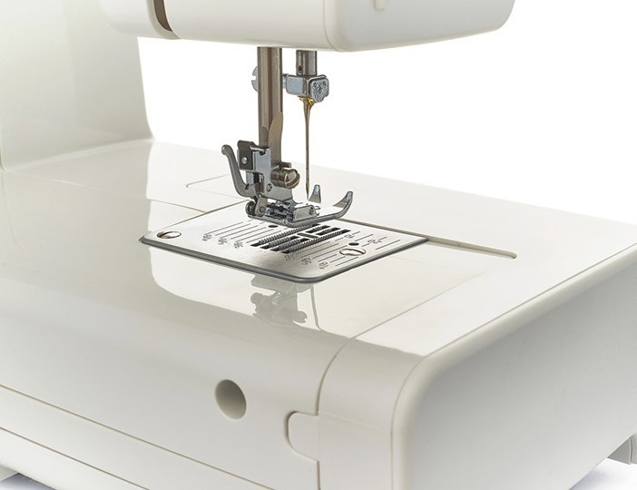 Электромеханическая швейная машина CHAYKA 134А