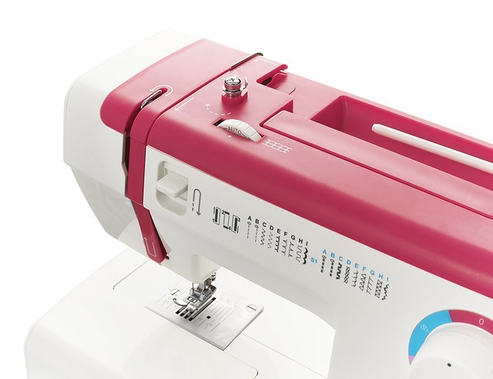 Электромеханическая швейная машина CHAYKA 145M