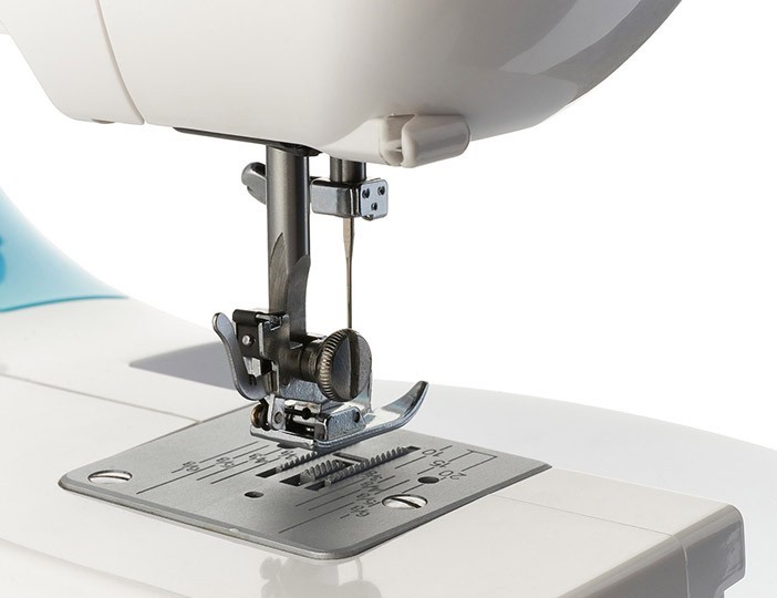 Электромеханическая швейная машина CHAYKA 210