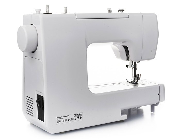 Электромеханическая швейная машина CHAYKA 425M