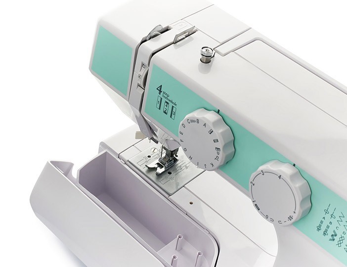 Электромеханическая швейная машина CHAYKA 425M