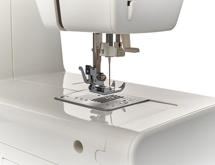 Электромеханическая швейная машина CHAYKA 745М