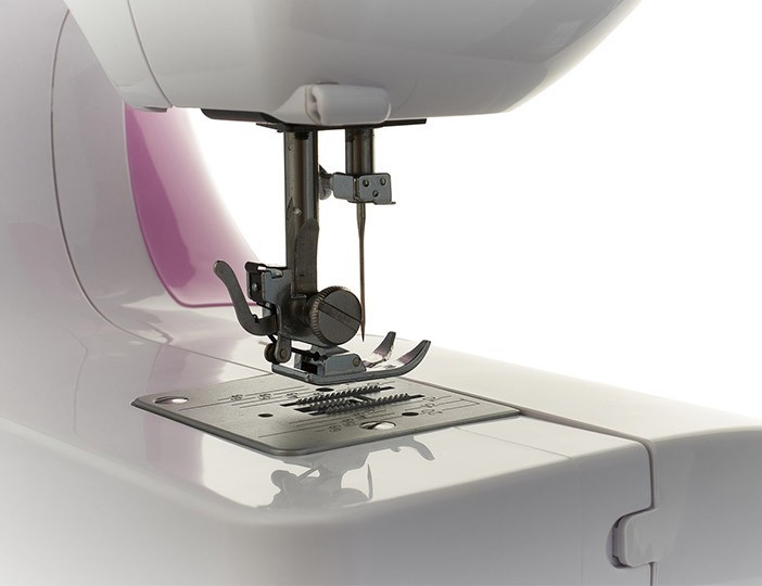 Электромеханическая швейная машина CHAYKA NEW WAVE 715