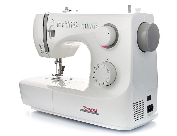 Электромеханическая швейная машина CHAYKA NEW WAVE 735