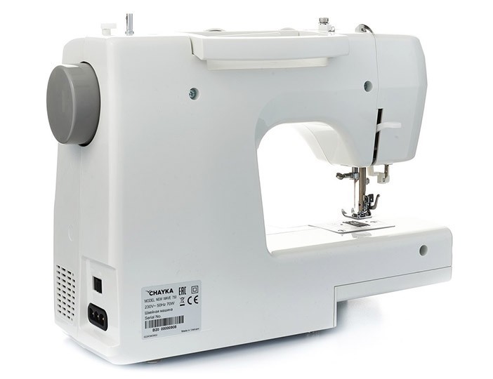 Электромеханическая швейная машина CHAYKA NEW WAVE 750