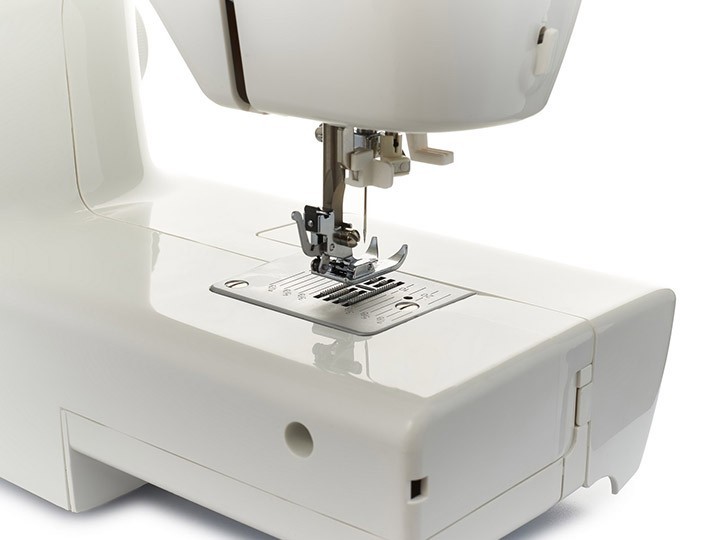 Электромеханическая швейная машина CHAYKA NEW WAVE 750