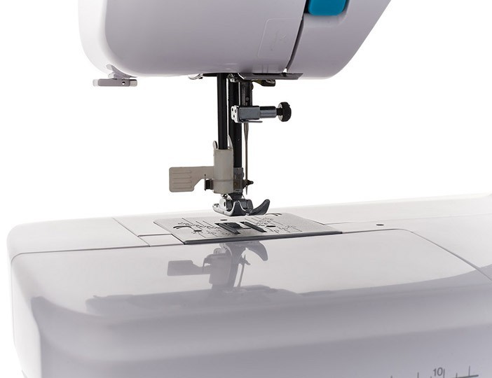 Электронная швейная машина CHAYKA NEW WAVE 4030