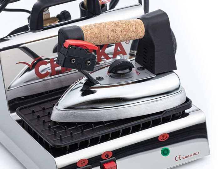 Утюг с парогенератором CHAYKA PROFI-3