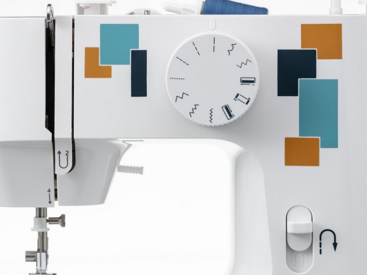 Электромеханическая швейная машинка CHAYKA ComfortStitch 11